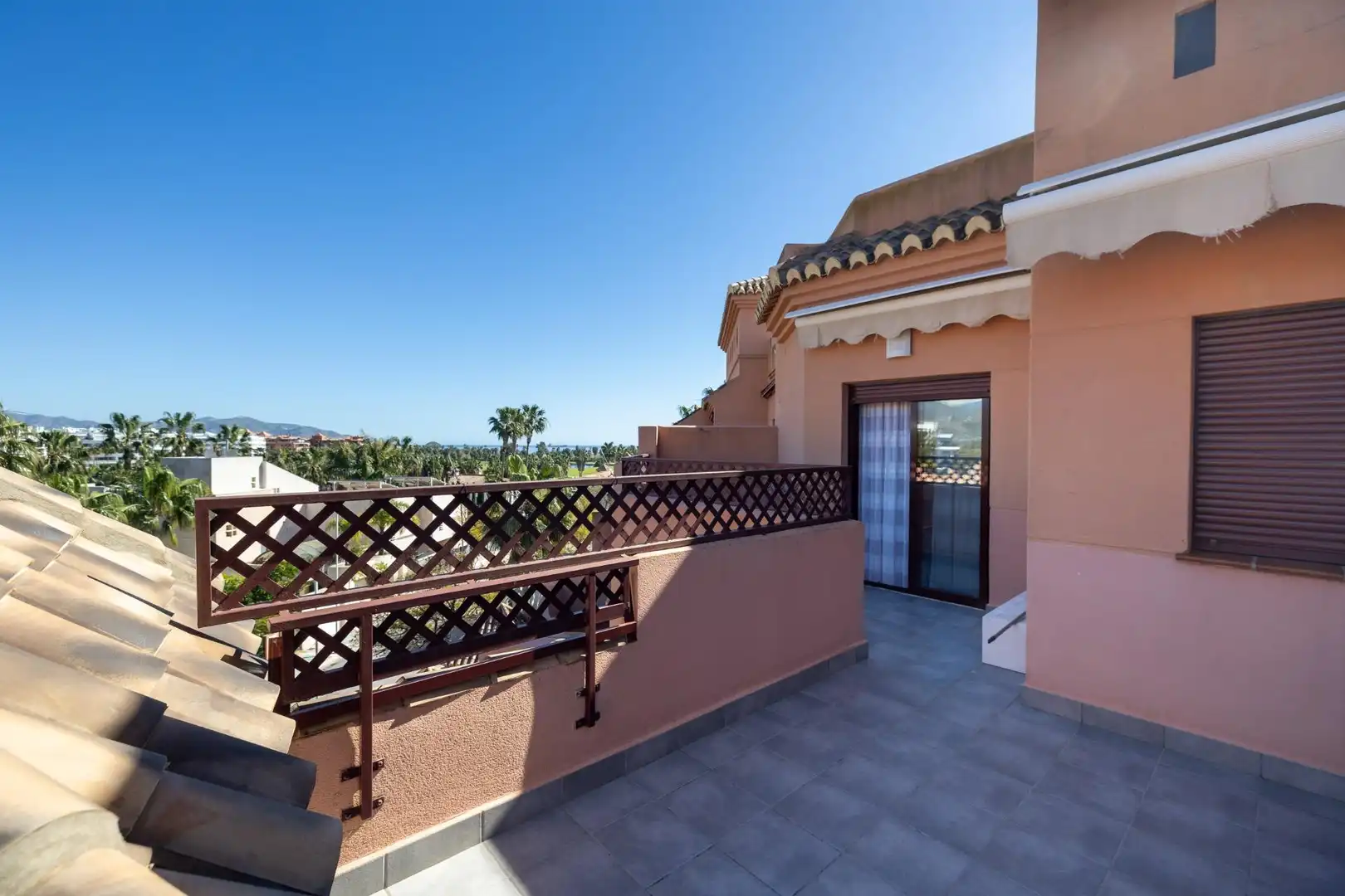 Terrasse von Dachboden zum Verkauf in Motril mit Klimaanlage, Terrasse und Abstellraum