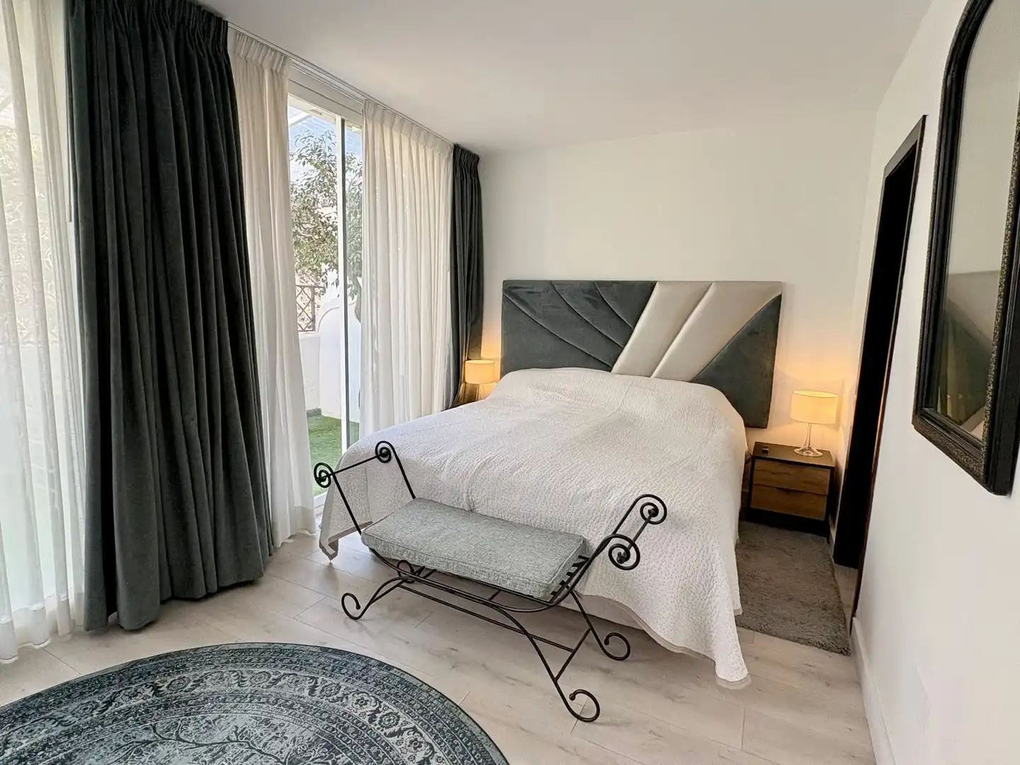 Schlafzimmer von Wohnungen zum Verkauf in Benahavís mit Klimaanlage, Terrasse und Schwimmbad