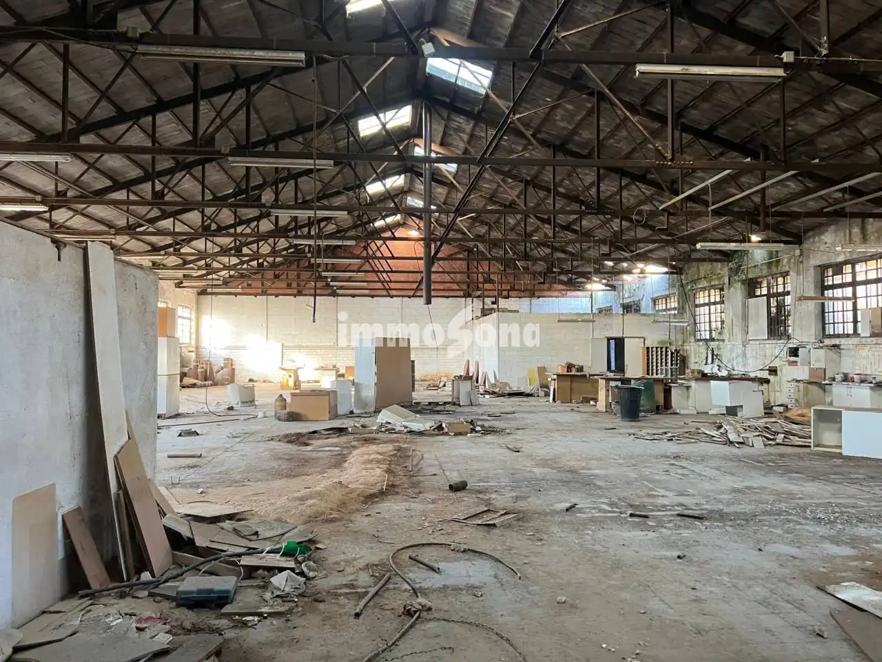 Fabrikhallen zum Verkauf in Manlleu