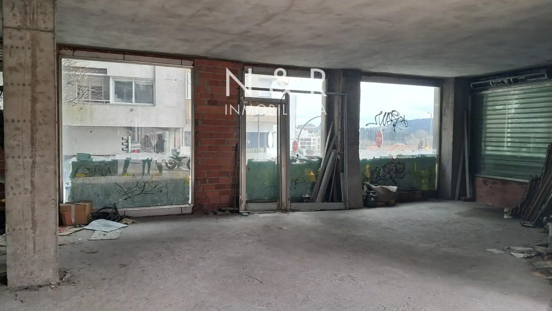 Local de alquiler en Vilagarcia, 23, Ensanche - Sar