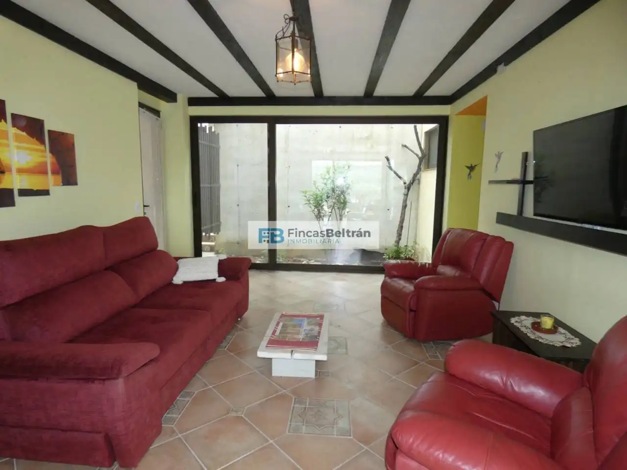 Sala d'estar de Casa o xalet en venda en Cervera del Maestre amb Calefacció, Jardí privat i Terrassa