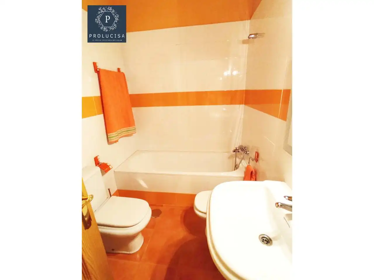 Bathroom of Detached homes for sale in Fuenlabrada  with Air Conditioner, Heating and Terrace
