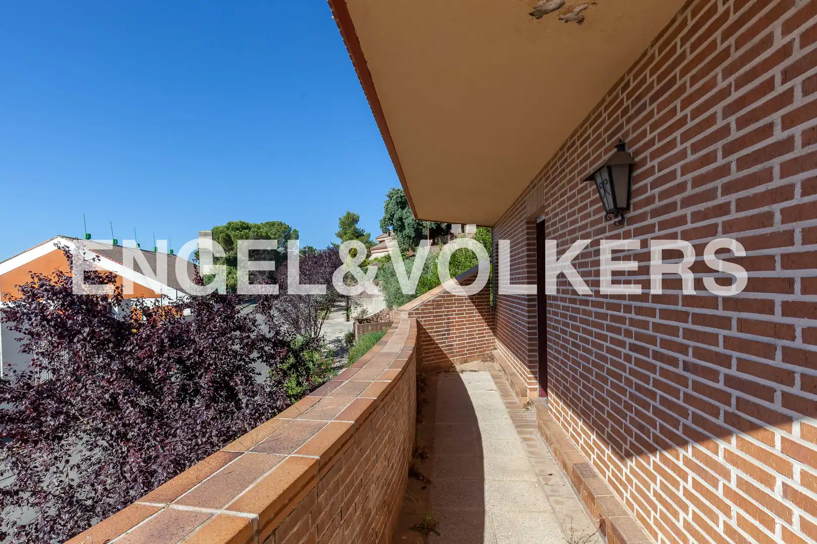 Vista exterior de Casa o chalet en venta en San Lorenzo de El Escorial con Calefacción