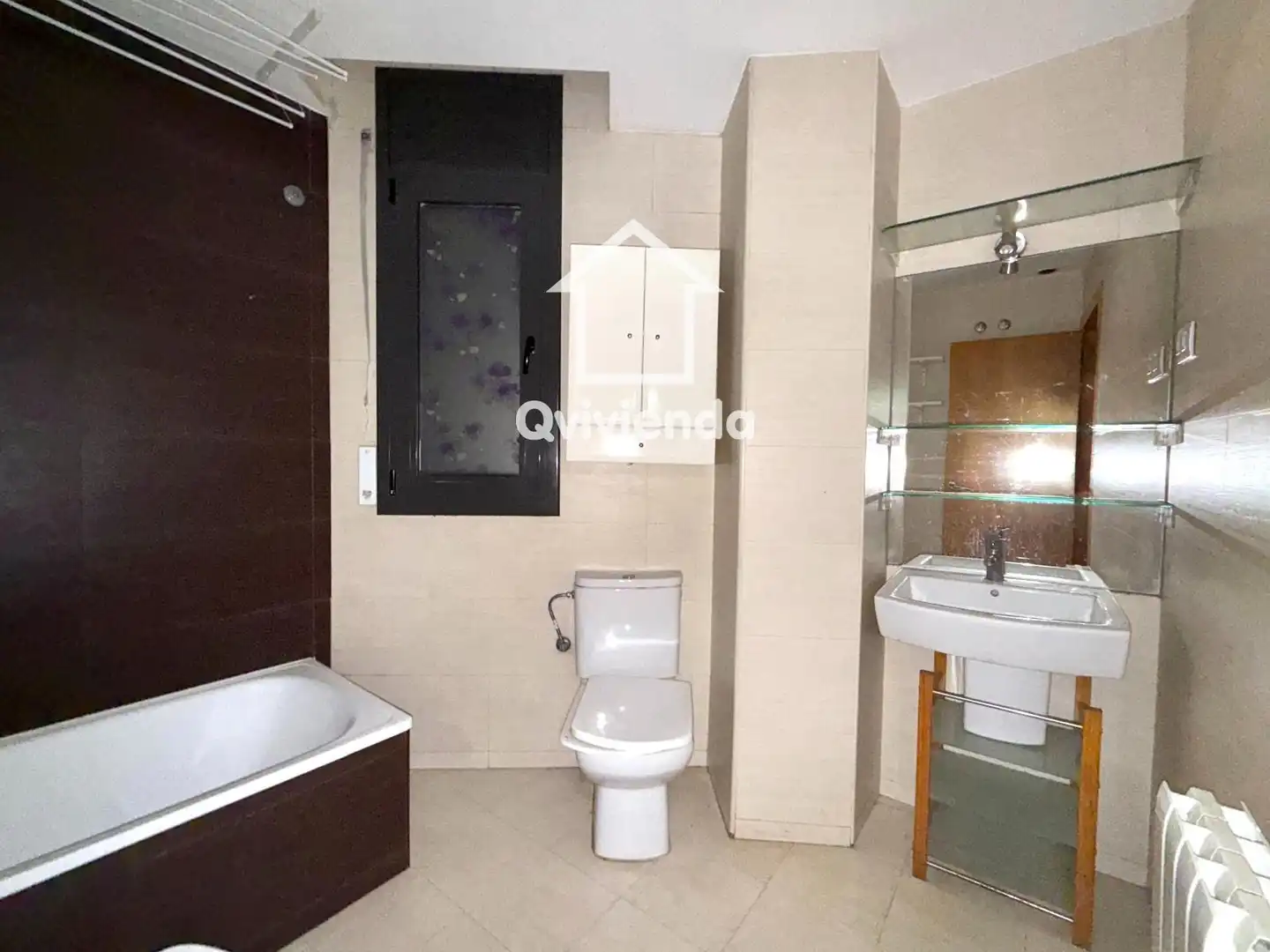 Baño de Piso en venta en Montcada i Reixac con Terraza