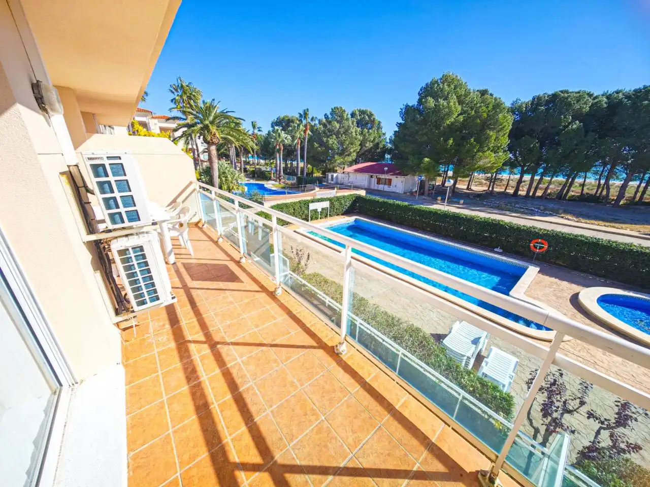 Piscina de Apartamento en venta en Vandellòs i l'Hospitalet de l'Infant con Aire acondicionado, Terraza y Trastero