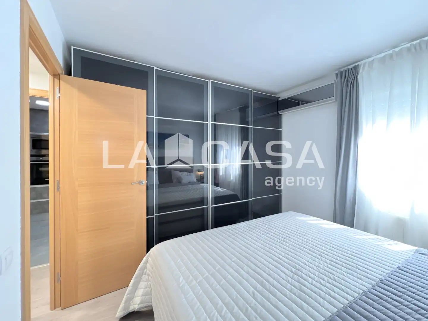 Bedroom of Flat for sale in Badalona
