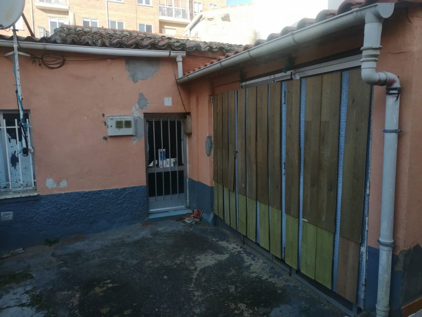 Exterior view of House or chalet for sale in Zamora Capital   with Storage room