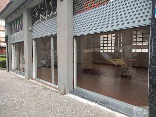 Local comercial en Alquiler en Via Vieja de Lezama en Zurbaran