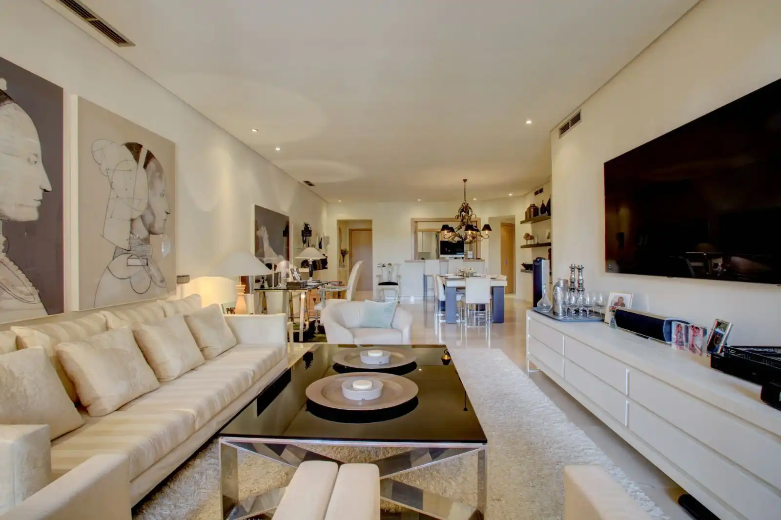 Sala d'estar de Pis en venda en Marbella amb Aire condicionat