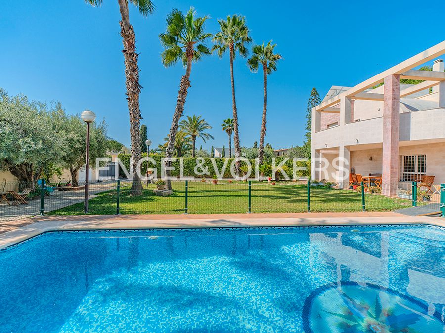 Vista exterior de Casa o xalet en venda en Sant Joan d'Alacant amb Aire condicionat, Calefacció i Jardí privat
