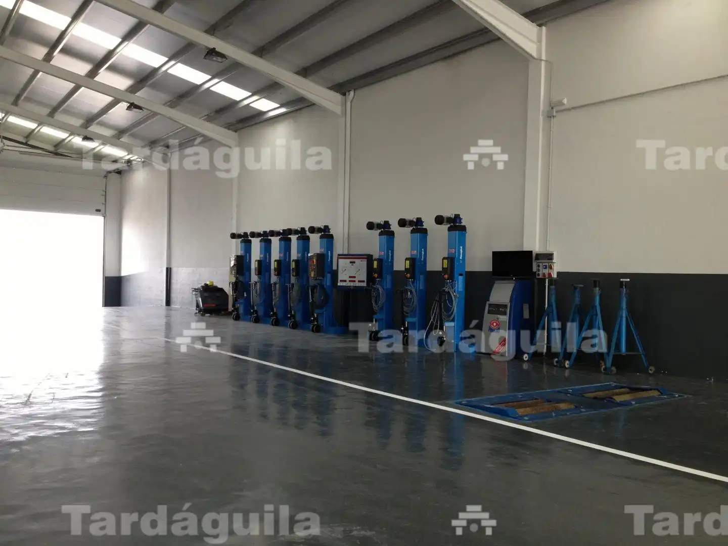 Industrial building for sale in Villares de la Reina, imagen 8