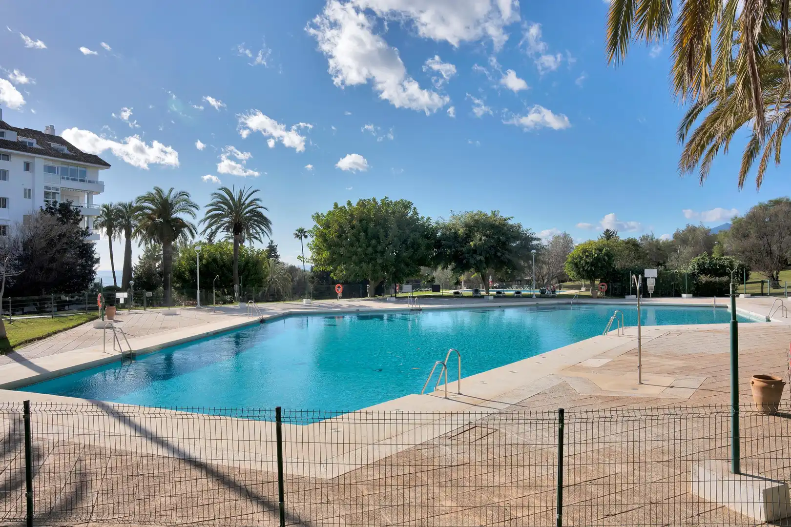 Piscina de Apartamento de alquiler en Marbella con Calefacción, Jardín privado y Amueblado