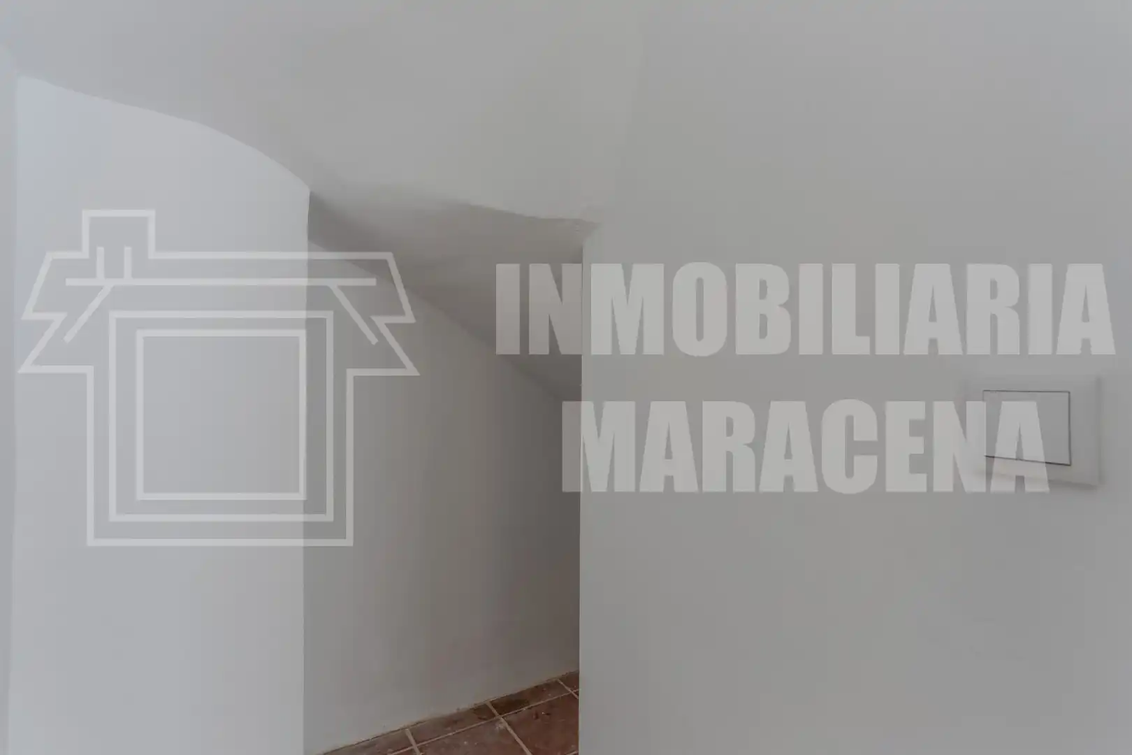 Casa adosada en venta en Láchar