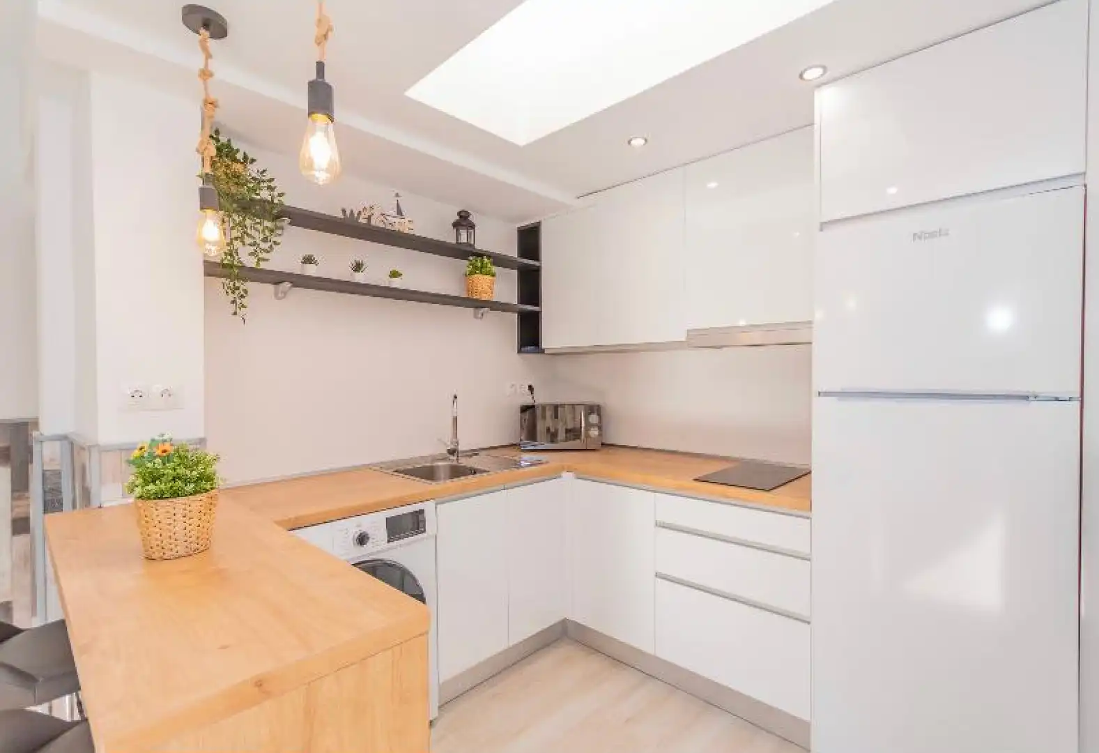 Cuina de Casa o xalet en venda en Málaga amb Aire condicionat, Calefacció i Terrassa