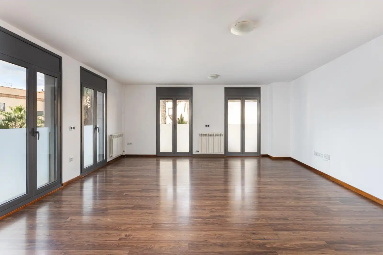 Sala de estar de Apartamento en venta en Figueres con Calefacción y Parquet