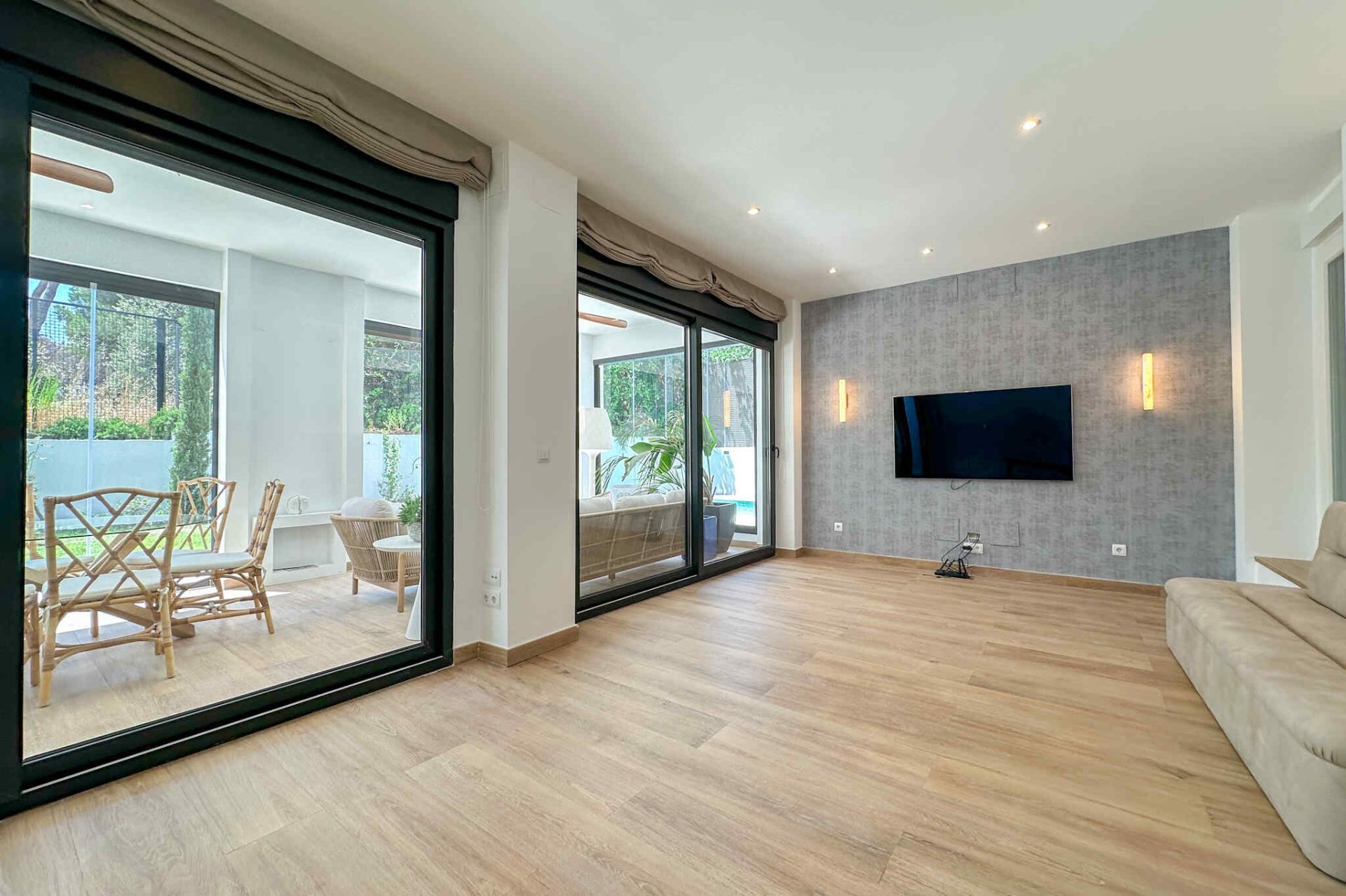 Living room of House or chalet to rent in La Moraleja  with Air Conditioner, Heating and Private garden