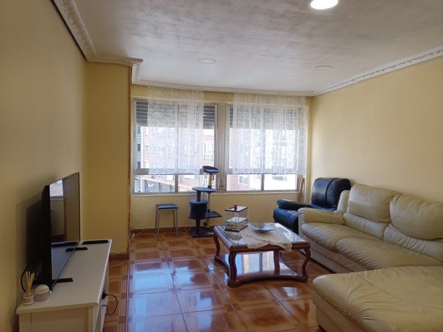 Flat for sale in Calle la Gloria, Alisal - San Román