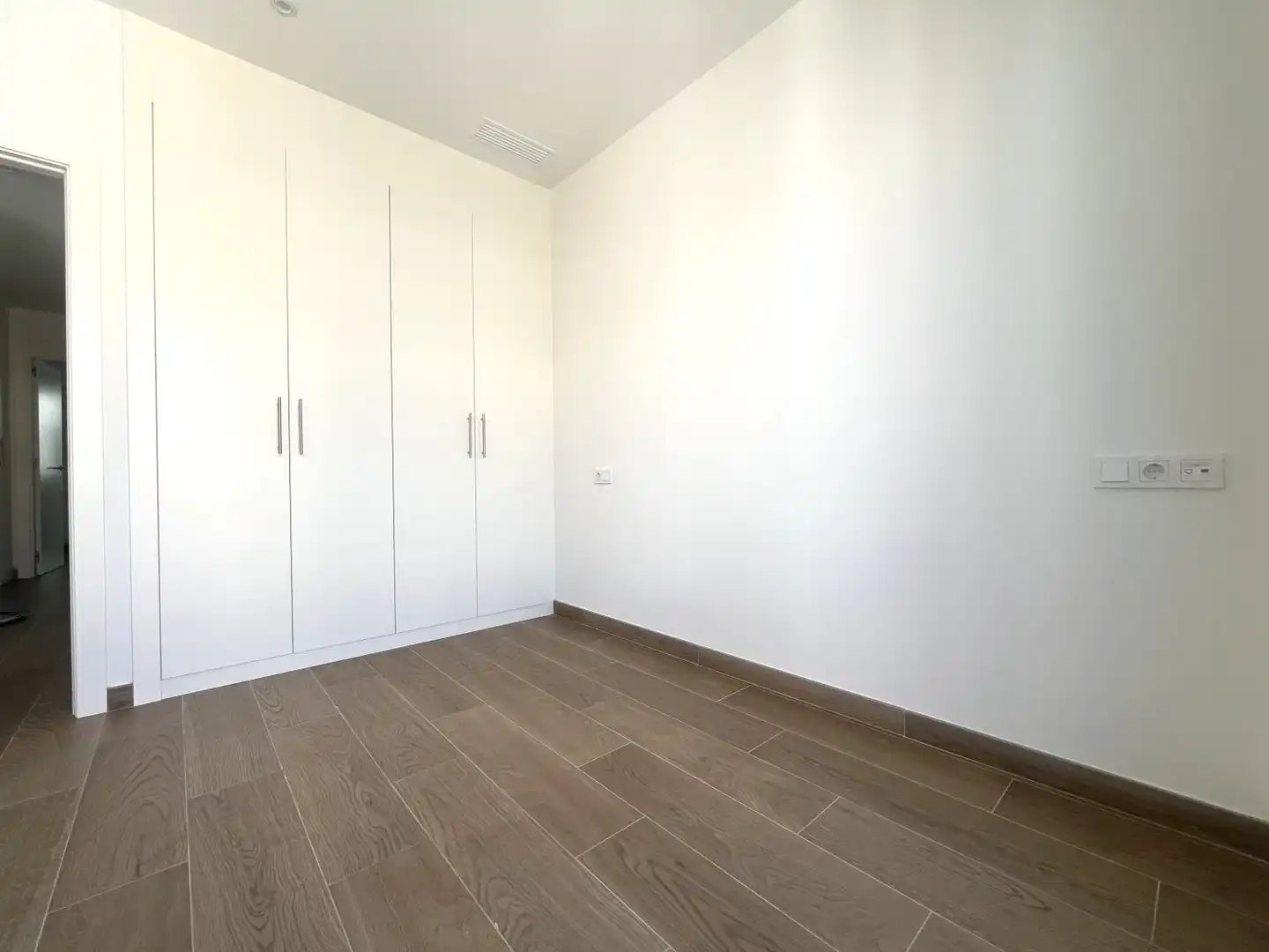 Bedroom of Flat for rent in Sevilla  with Air Conditioner, Heating and Storage room