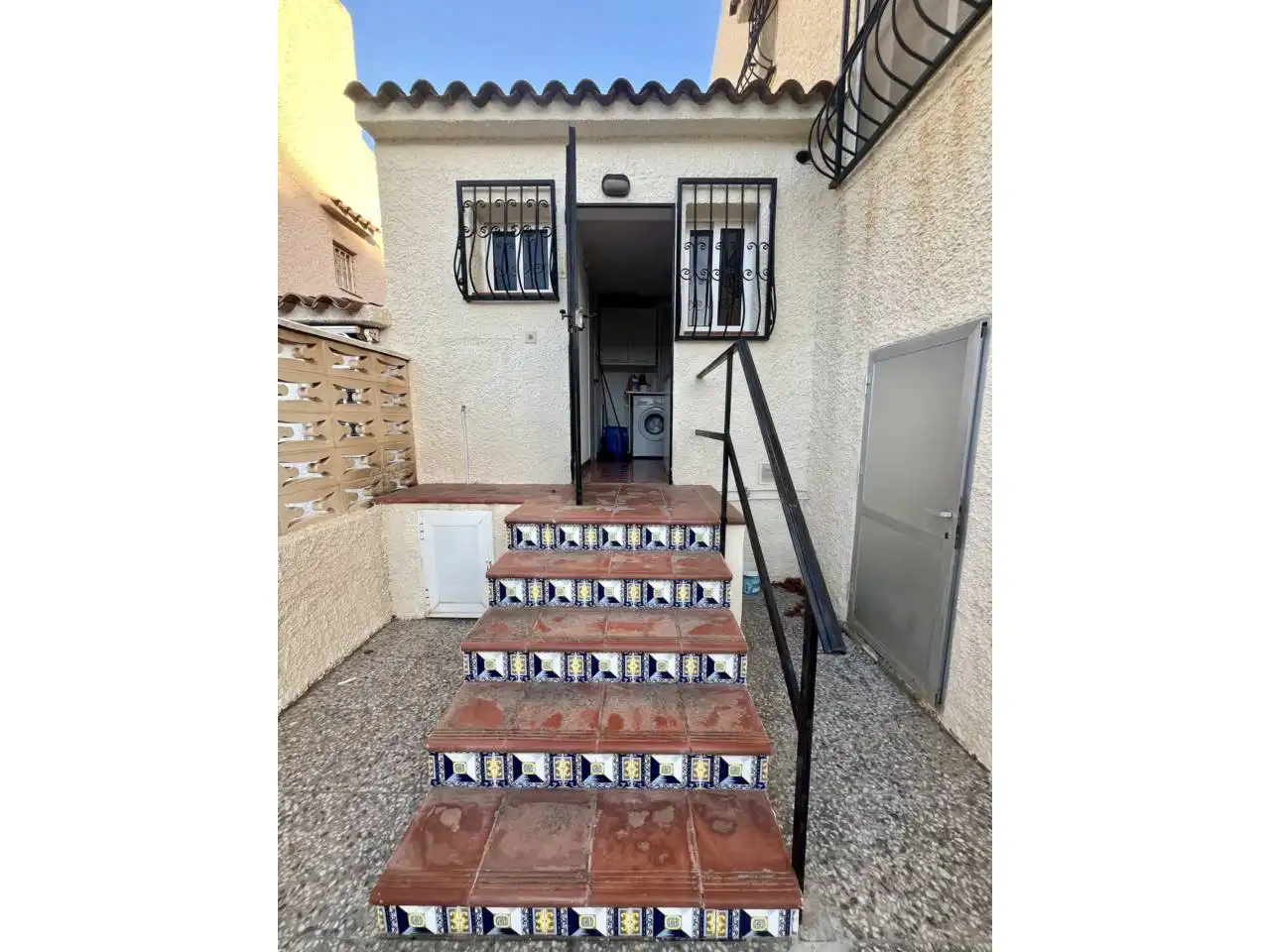 Vista exterior de Casa o xalet de lloguer en El Campello amb Aire condicionat, Terrassa i Moblat