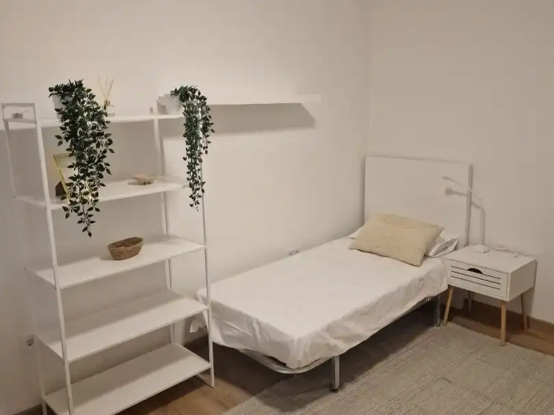 Bedroom of Flat for share in Centro