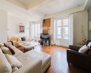 Living room of Flat for sale in  Madrid Capital  with Heating, Furnished and Balcony