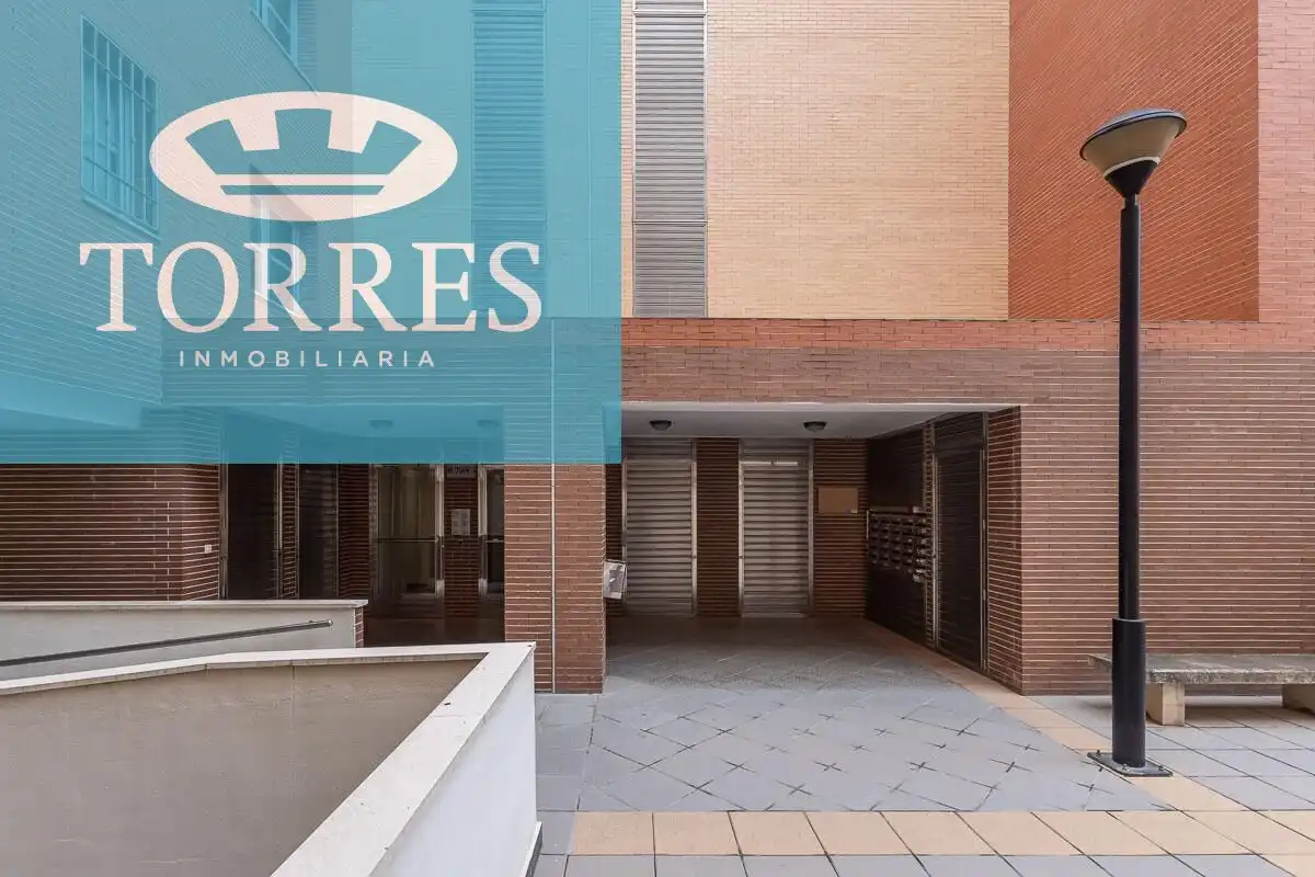 Exterior view of Flat for rent in Granada  with Air Conditioner and Heating
