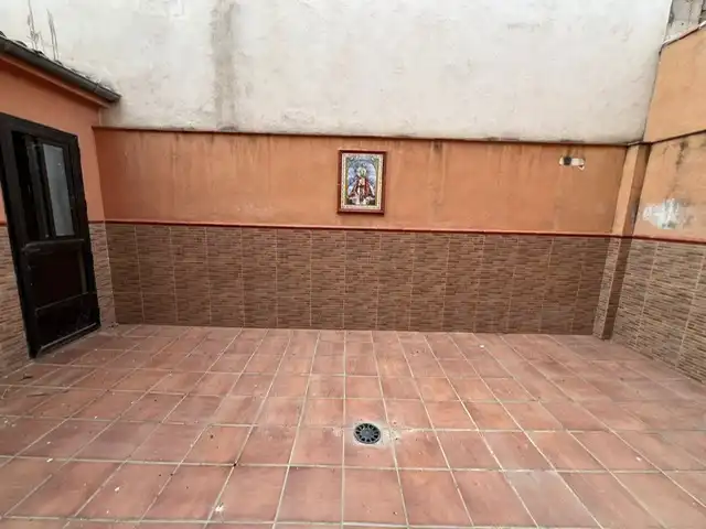 Vista exterior de Casa o chalet en venta en Sabiote con Balcón