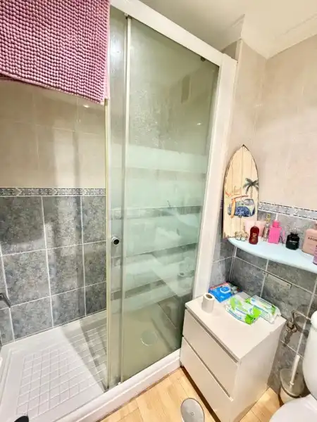Bany de Pis en venda en Torremolinos amb Aire condicionat, Terrassa i Traster