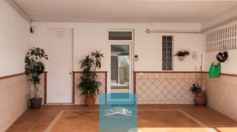 Precioso chalet adosado de 5 dormitorios, 3 baños, terraza y patios, con aparcamiento privado., imatge 2