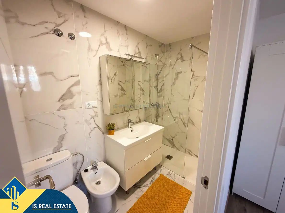 Baño de Casa o chalet en venta en Torrevieja con Aire acondicionado, Calefacción y Jardín privado