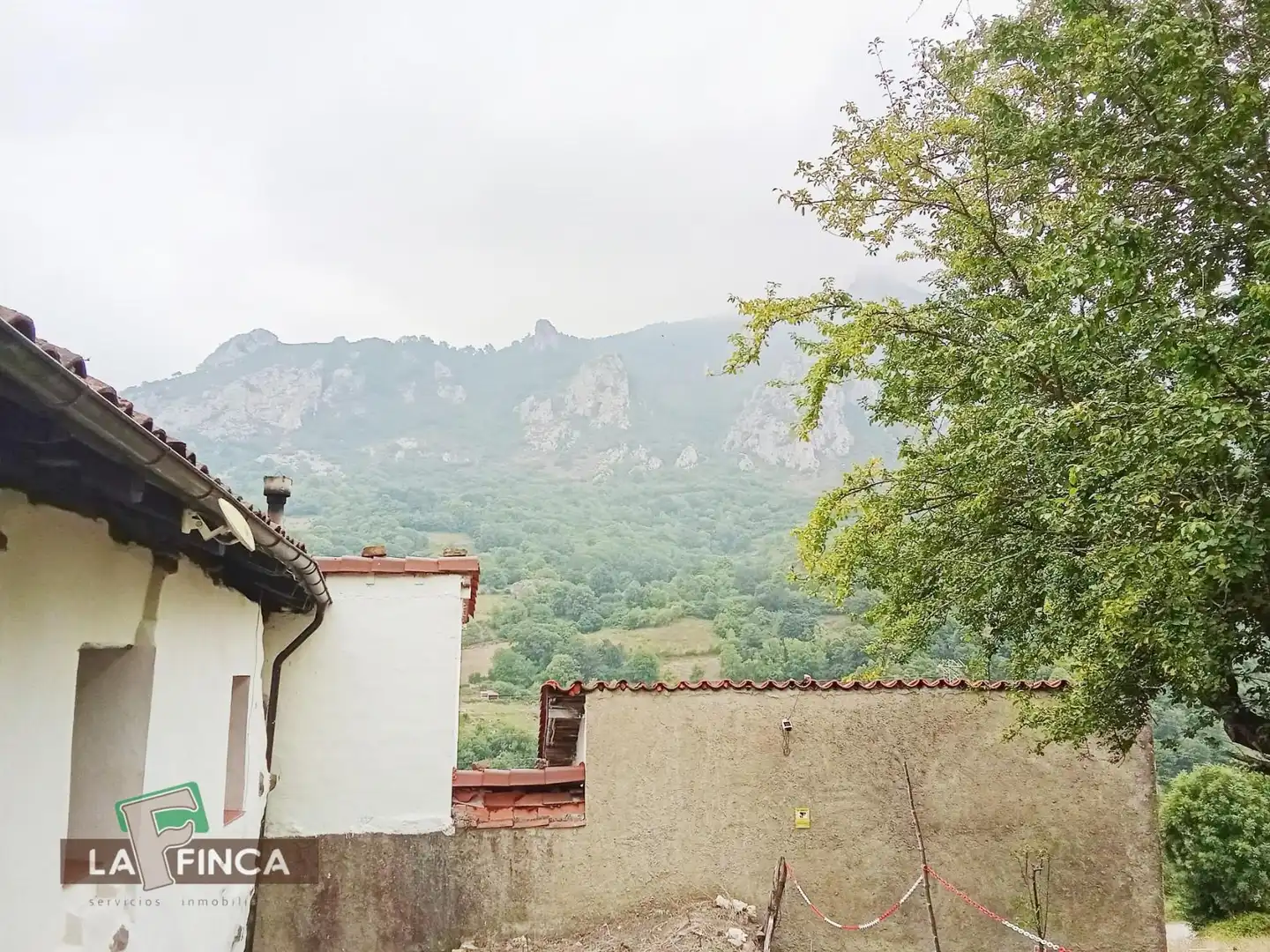 Casa adosada en venta en CASARES, Quirós