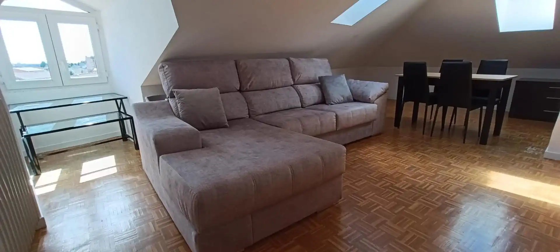 Sala de estar de Ático en venta en Mansilla de las Mulas
