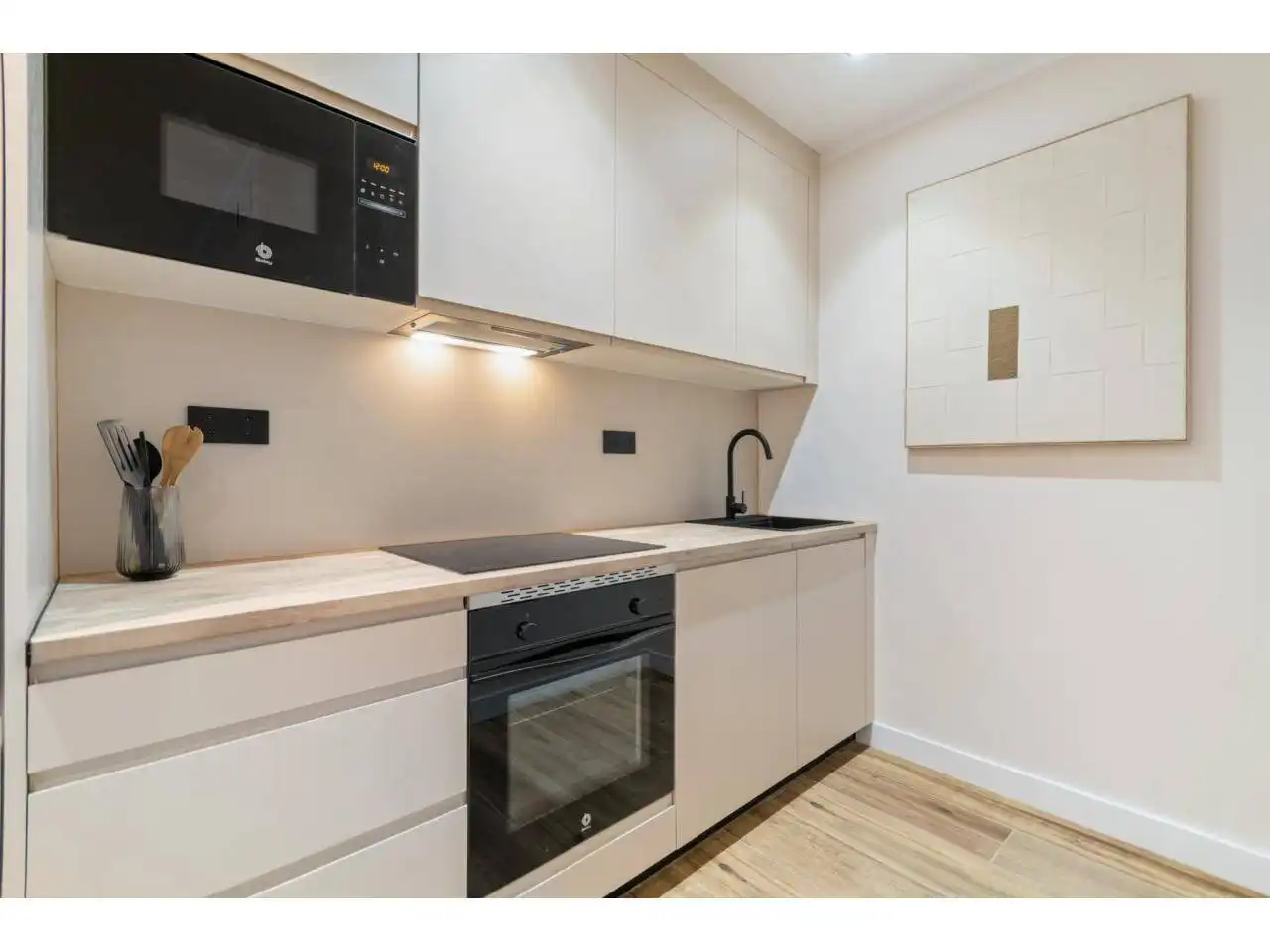 Kitchen of Flat for sale in Barcelona  with Air Conditioner, Heating and Balcony