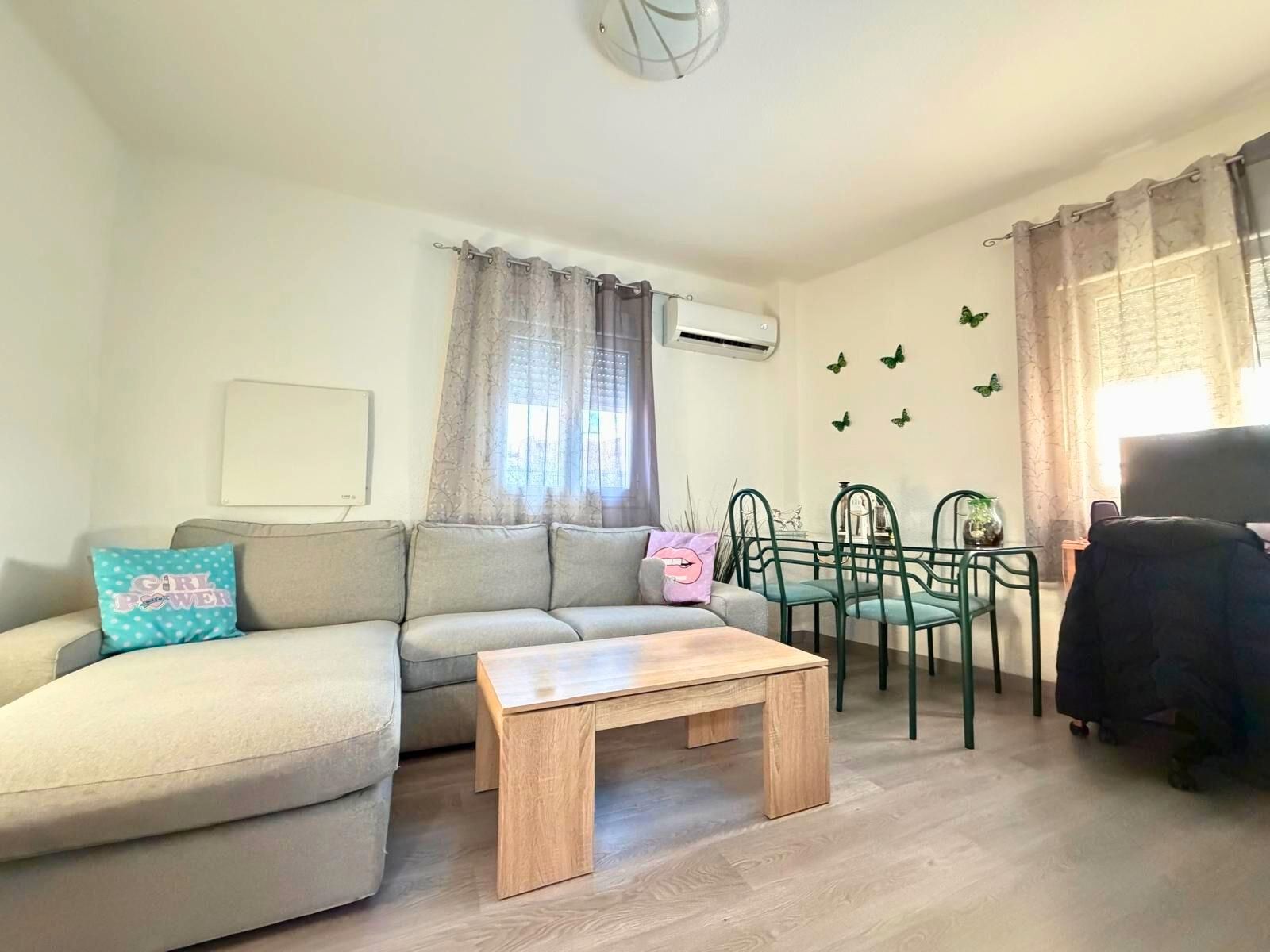 Sala d'estar de Pis en venda en Loeches amb Aire condicionat, Calefacció i Parquet