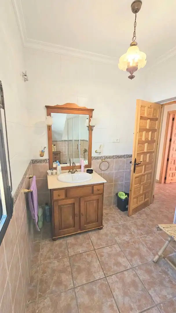 Bany de Casa adosada en venda en Vélez-Málaga amb Terrassa, Traster i Moblat