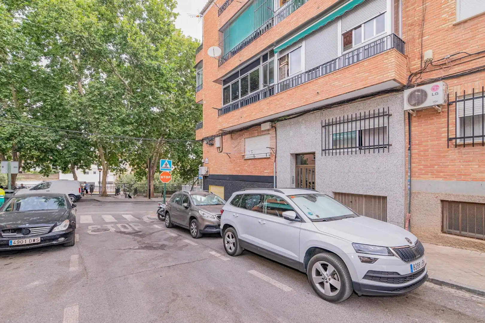 Exterior view of Flat for sale in Granada  with Air Conditioner, Heating and Terrace