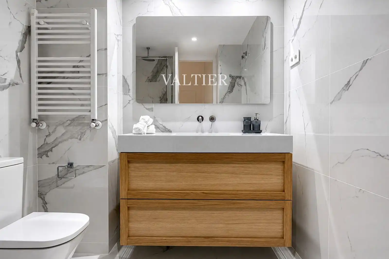 Bathroom of Flat for sale in Madrid  with Air Conditioner, Heating and Terrace