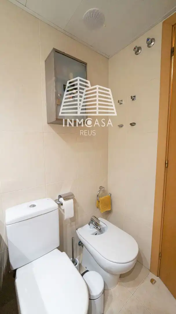 Bathroom of Duplexes for sale in Reus  with Air Conditioner, Terrace and Swimming Pool