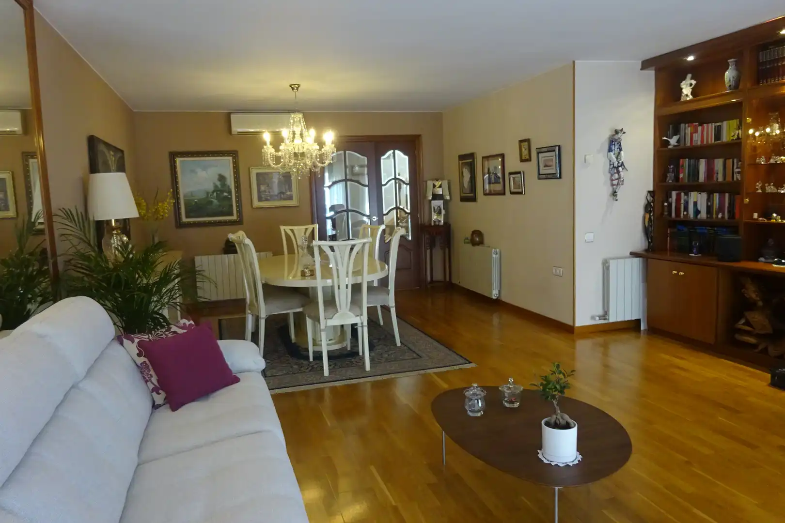 Sala d'estar de Casa adosada en venda en Barcelona amb Aire condicionat, Calefacció i Parquet