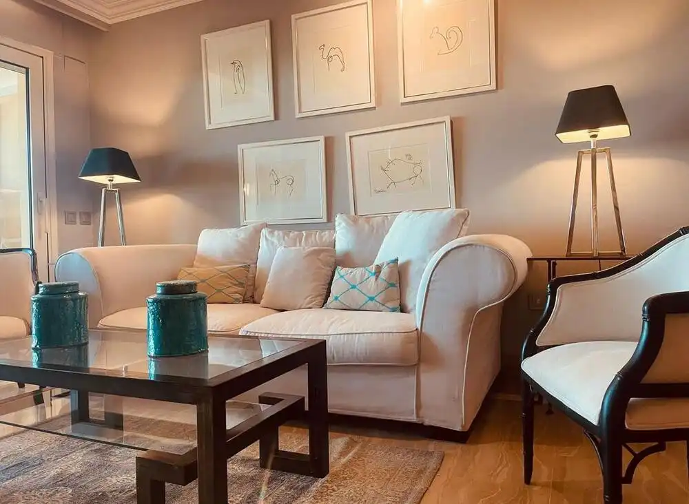 Sala de estar de Planta baja de alquiler en Marbella con Aire acondicionado, Terraza y Piscina