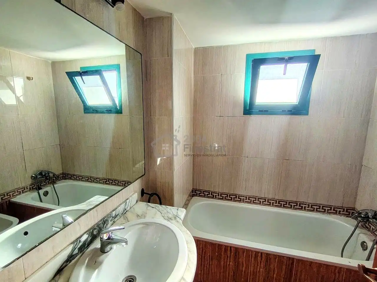Bany de Apartament en venda en Benidorm amb Terrassa i Alarma
