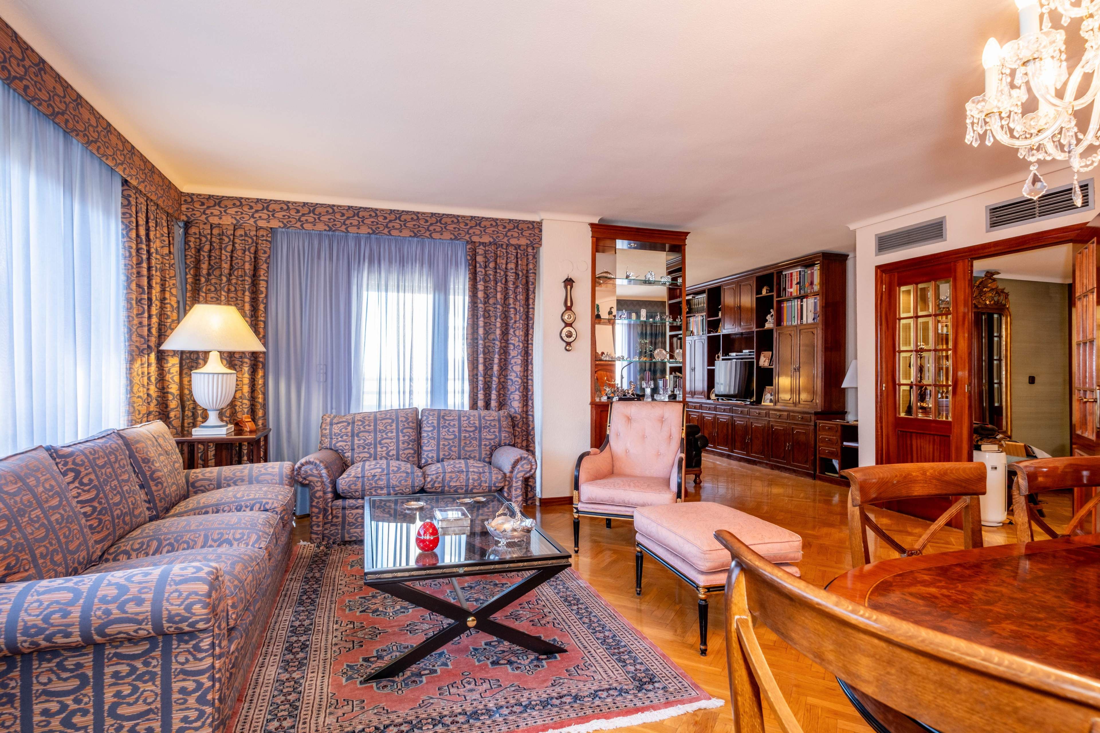 Sala d'estar de Pis en venda en  Zaragoza Capital amb Aire condicionat, Terrassa i Traster