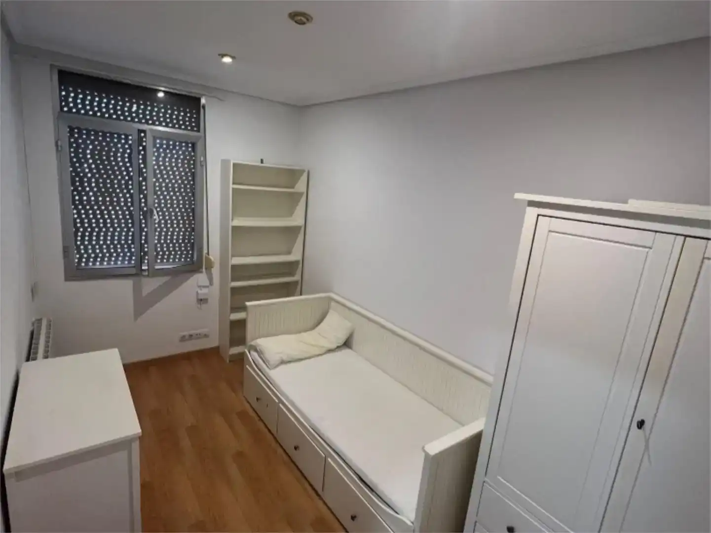 Bedroom of Flat for sale in Bilbao   with Balcony