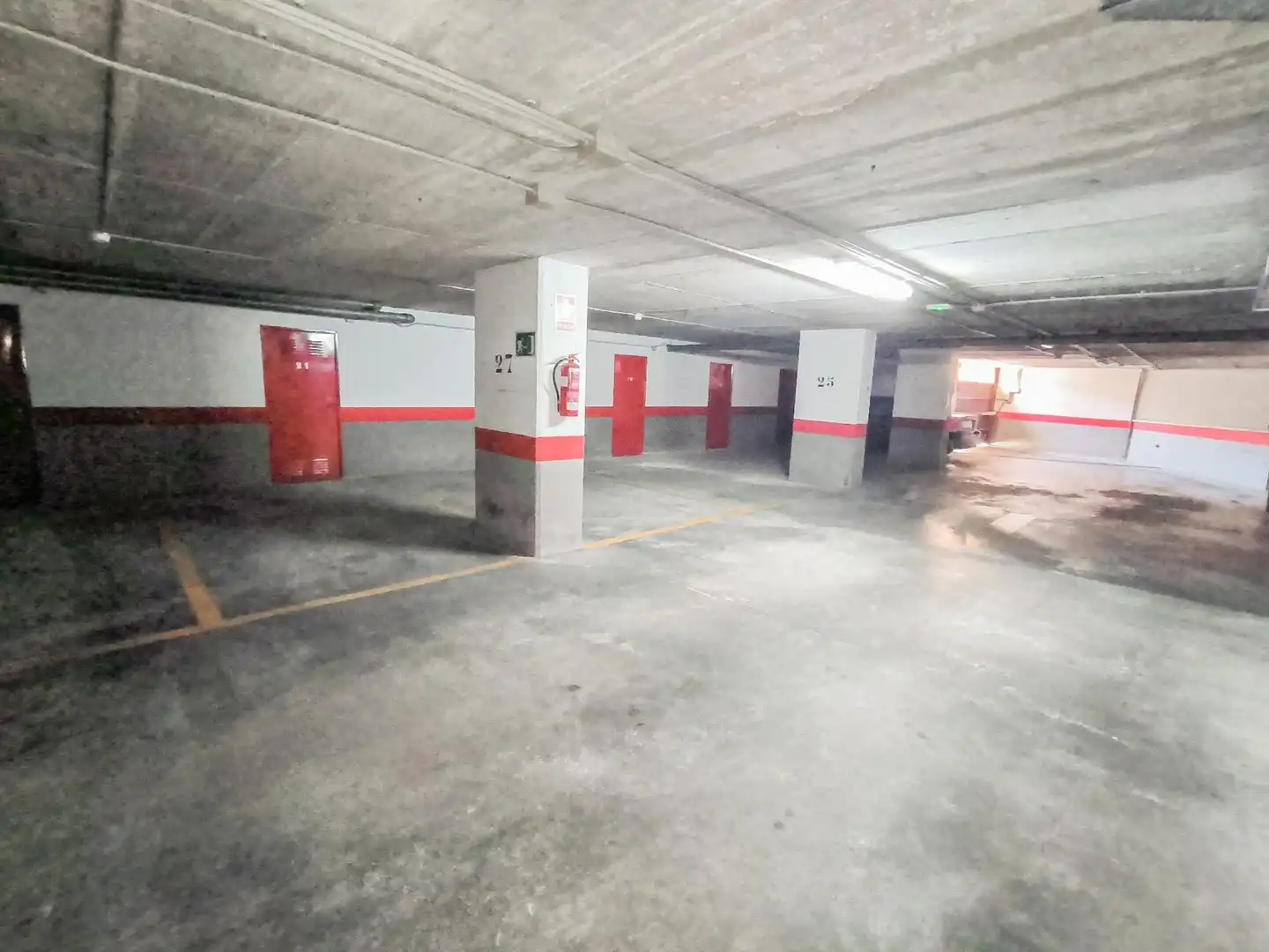 Parkplatz von Wohnungen zum Verkauf in Benidorm mit Klimaanlage, Heizung und Privatgarten