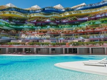 Àtic amb piscina en venda a Juan Carlos I