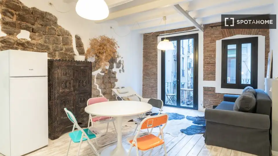 Flat with terrace to rent in Ciutat Vella