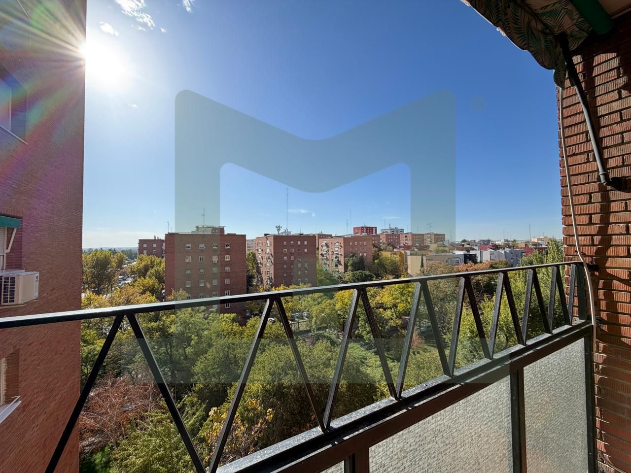 Vista exterior de Pis en venda en  Madrid Capital amb Calefacció, Terrassa i Balcó