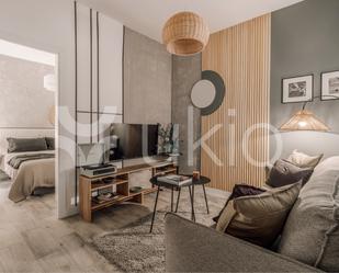 Sala d'estar de Apartament de lloguer en  Madrid Capital amb Moblat, Forn i Rentadora