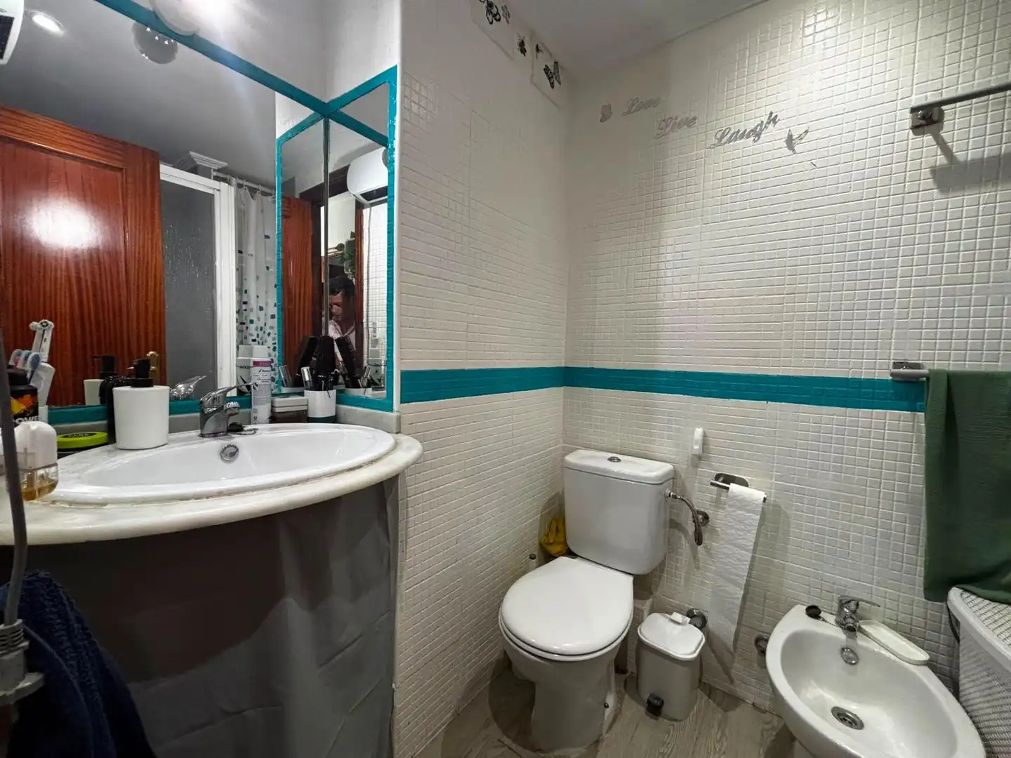 Bathroom of Flat for sale in Mairena del Aljarafe