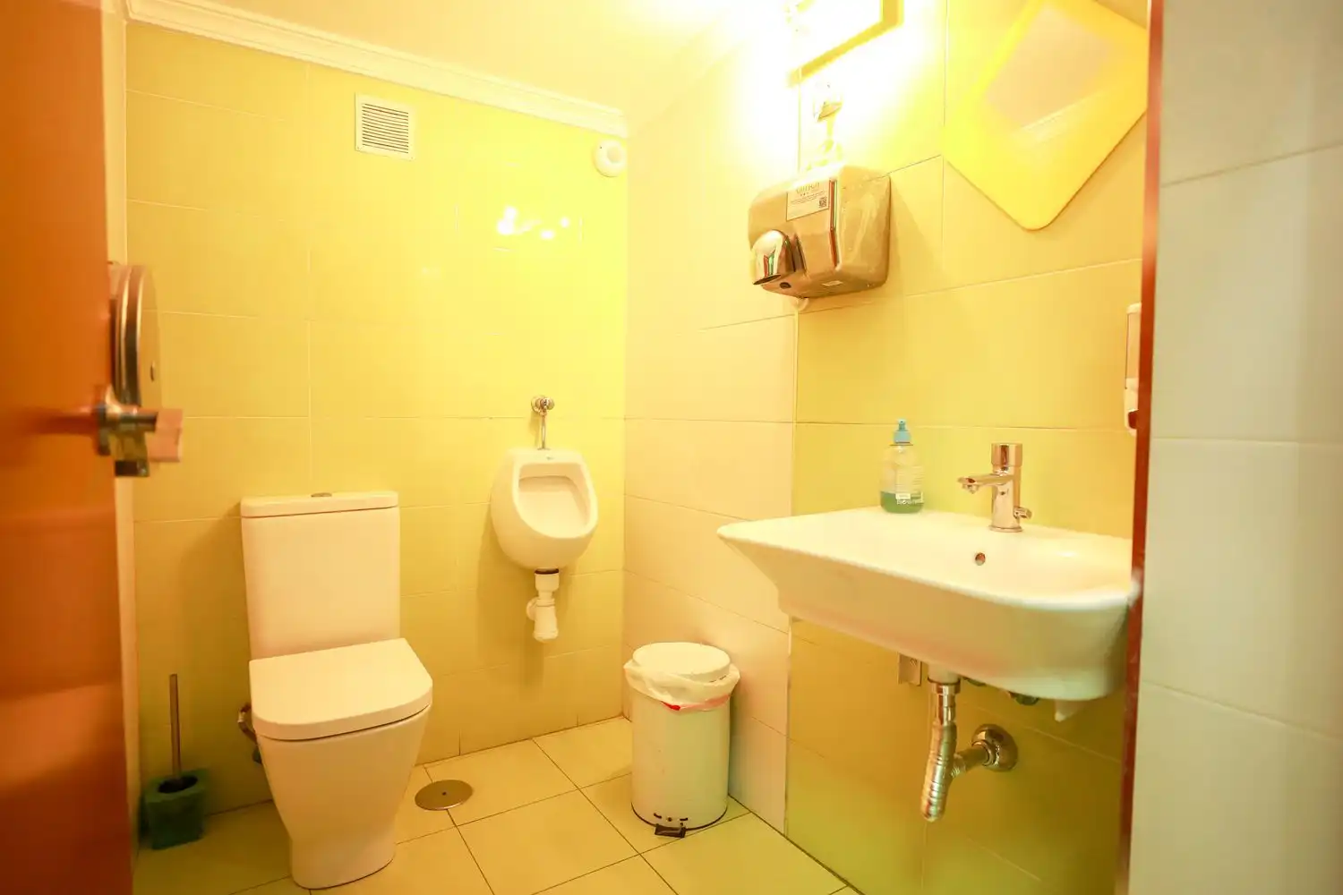 Baño de Casa o chalet en venta en Pizarra con Aire acondicionado, Calefacción y Jardín privado